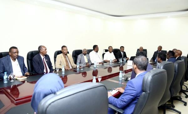 Somaliland: 954 temporary teachers join government payroll