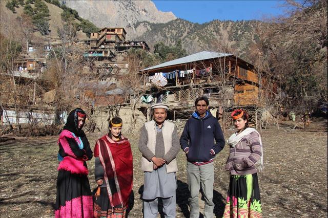 Pakistan- Reshma aspires to be the first newscaster from Kalash