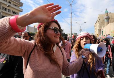 Iraqi women take to streets, defy Shia cleric