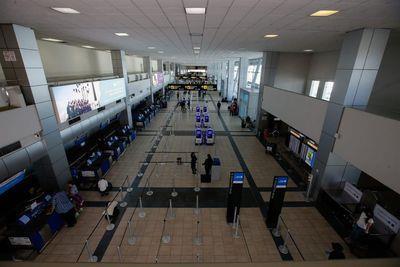 Panama extends ban on international flights