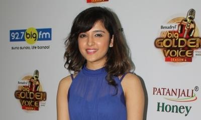Shirley Setia gets fans nostalgic with cover of 'Na tum jaano na hum' Shirley Setia gets fans nostalgic with cover of 'Na tum jaano na hum'