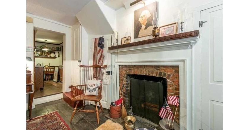 Historic Landmark Home on America's Oldest Occupied Residential Street, Elfreth's Alley is up for Auction