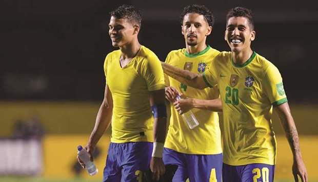 Fãs do Brasil botam imagem gigante de Neymar na frente de Messi na