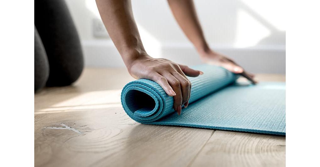 reach yoga mat