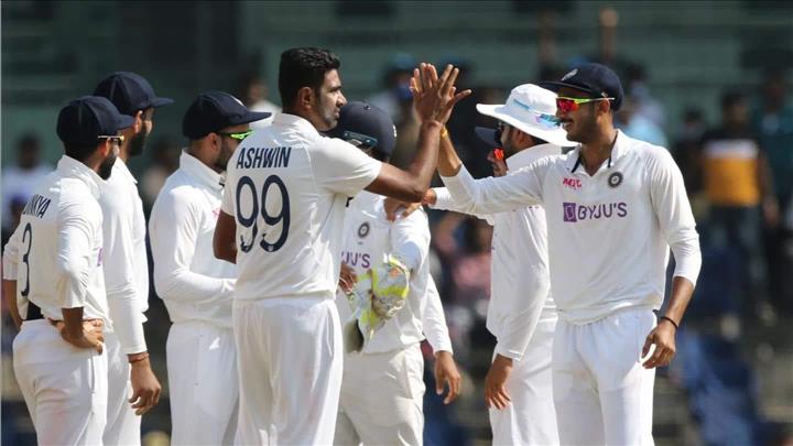 India vs England: Indian spinners disarray the visitors | NewsBytes - Vimarsana News