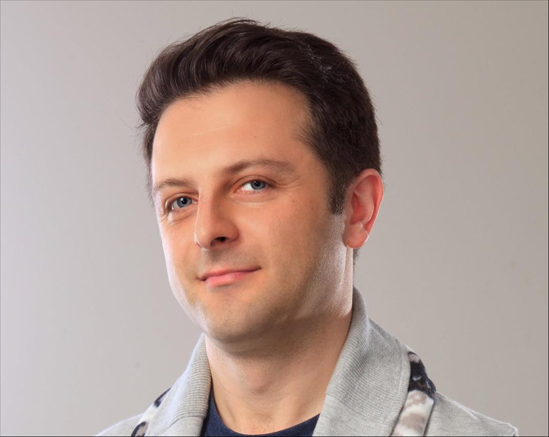 Creating Magic with Stunning and Award-Winning Pop Music: Presenting to the World Ali Pahlavan - Vimarsana News