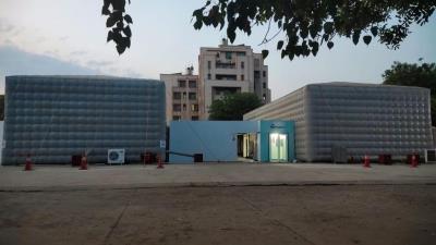 Portable cinema becomes 40-bed medical facility with oxygen for Delhi hospital Portable cinema becomes 40-bed medical facility with oxygen for Delhi hospital