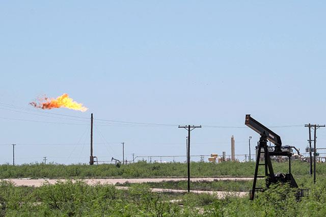 Leaks account for half of major methane sources at largest US oilfield — study
