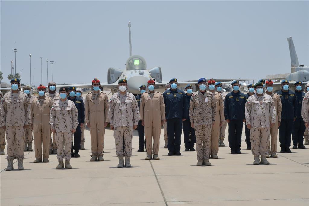 كبار قادة القوات المسلحة يهنئون قوات الواجب المتواجدة بالسعودية بعيد الأضحى - الإمارات - اخبار وتقارير