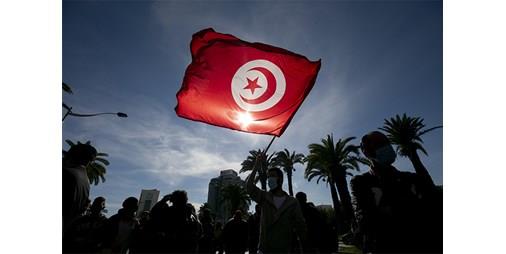 النهضة أمام امتحان الاستمرار في المشهد السياسي التونسي النهضة أمام امتحان الاستمرار في المشهد السياسي التونسي