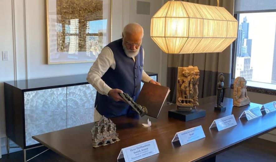 Modi to bring back 157 antiquities handed over by US