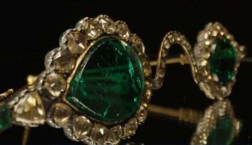 mughal emerald and diamond spectacles