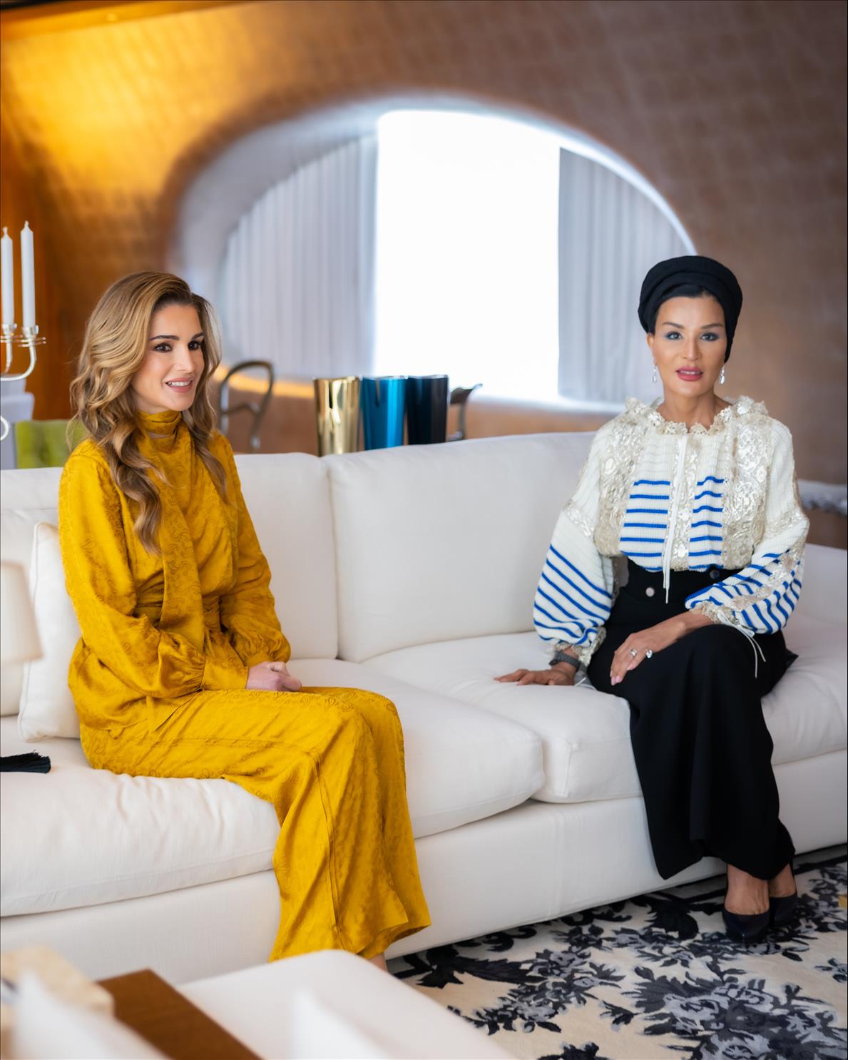 Queen Rania meets Sheikha Moza in Doha