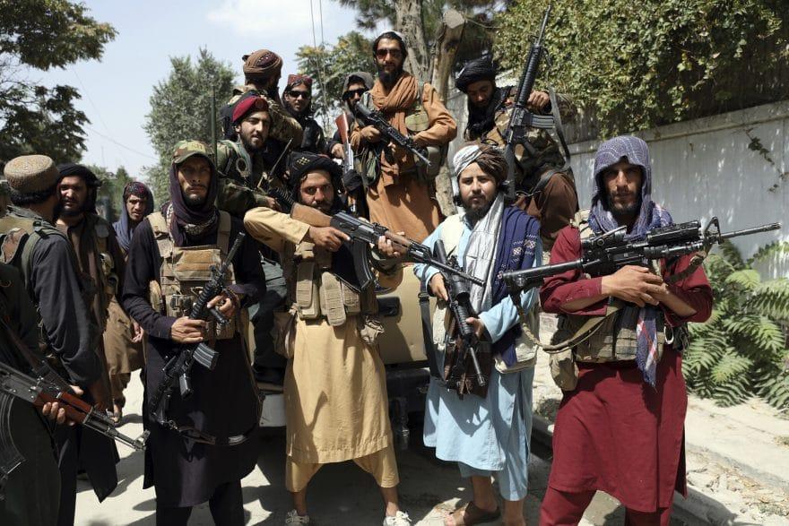 Taliban pledge to man security of Shi'ite mosques