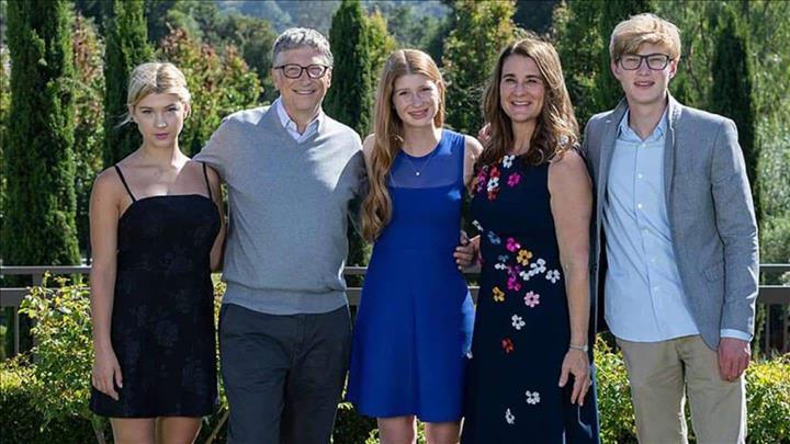 After divorce, Bill, Melinda Gates walk daughter down the aisle