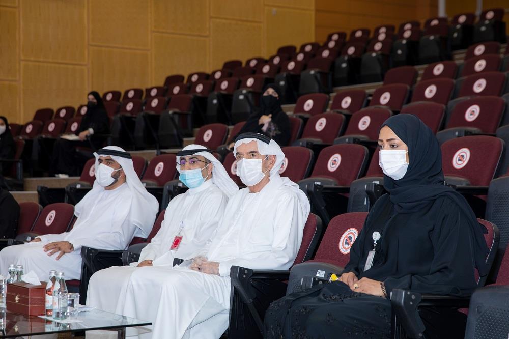 Zaki Nusseibeh Acknowledges UAEU's Top Volunteer Students