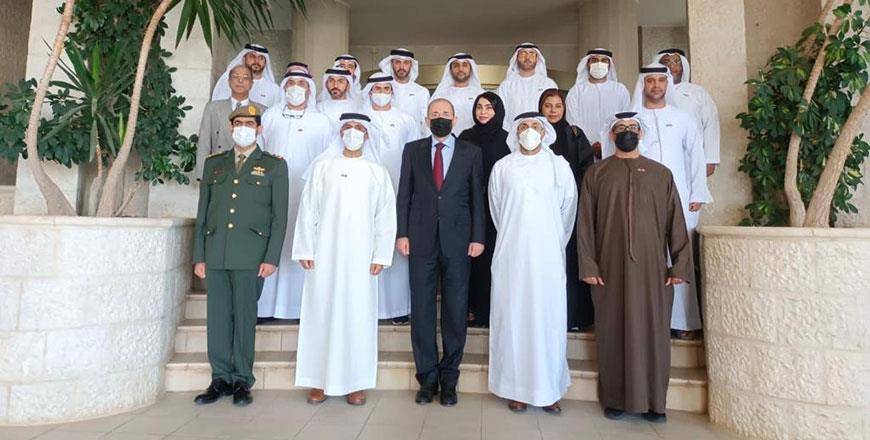 Jordan - FM meets Emirati defence college delegation, hails strategic ties
