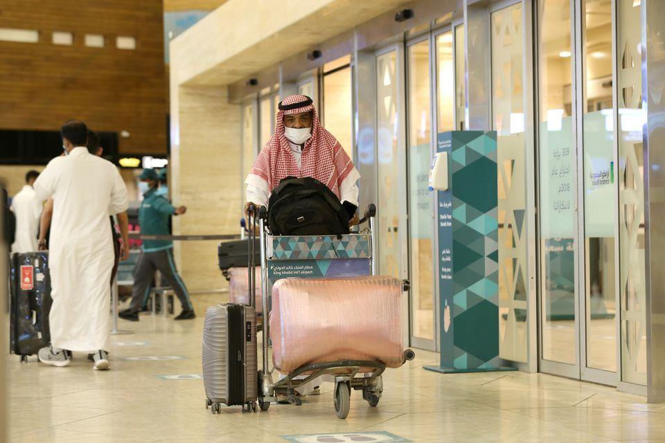 Saudi Arabia allows entry of all travelers who received one dose of COVID-19 vaccine