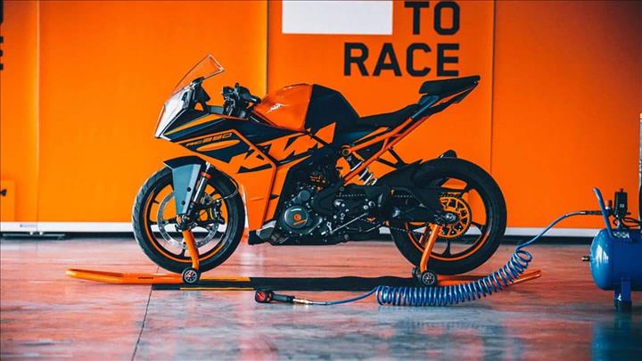 KTM India teases 2022 RC 390 sports bike    launch soon