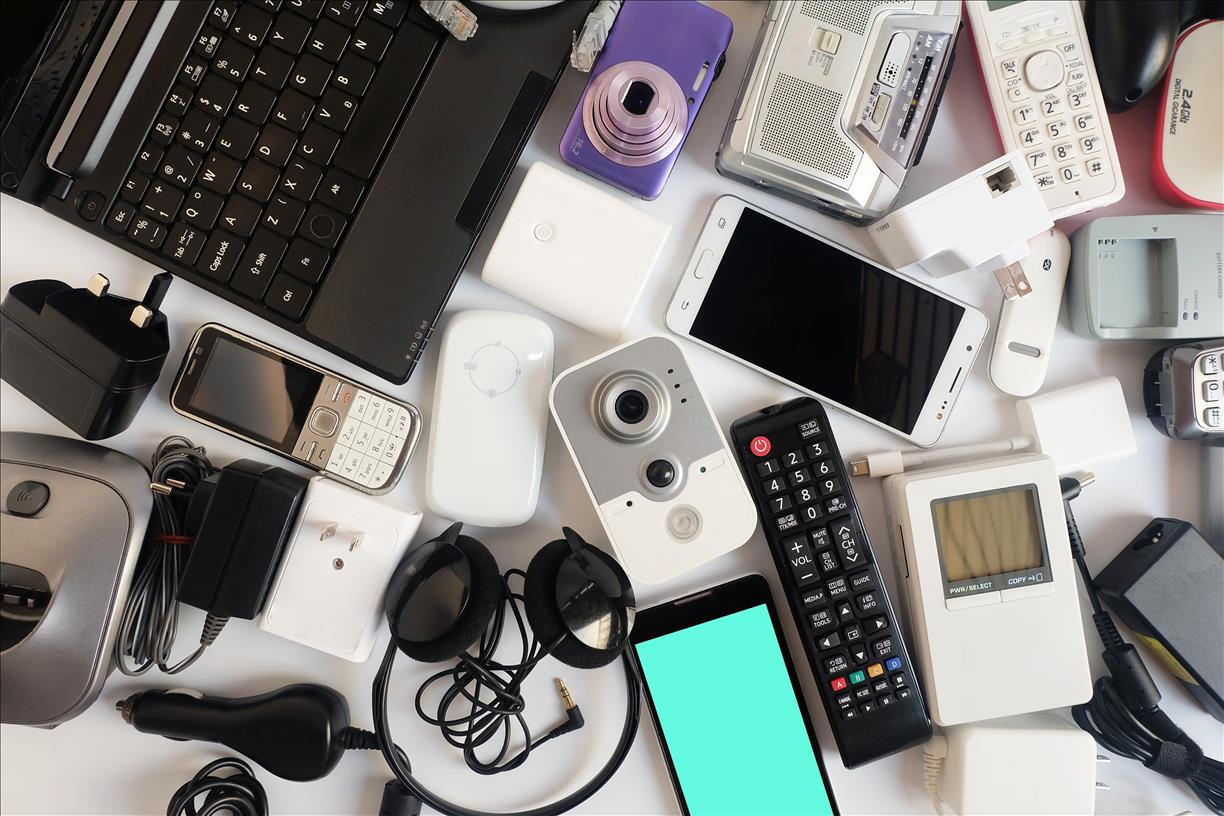 If your phone breaks, do you chuck it or fix it? Productivity Commission proposals on the 'right to repair' gloss over e-waste