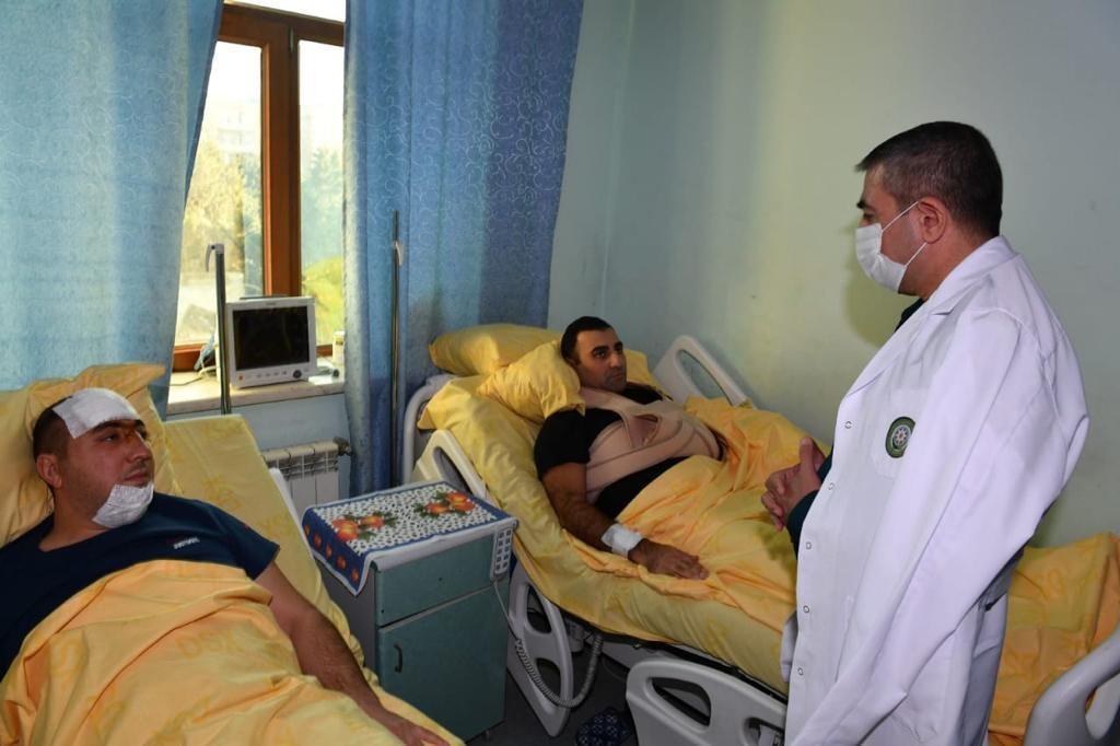 Head of Azerbaijan's State Border Service visits servicemen injured in recent helicopter crash