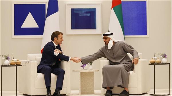 Sheikh Mohamed receives French President Emmanuel Macron at Expo 2020 Dubai