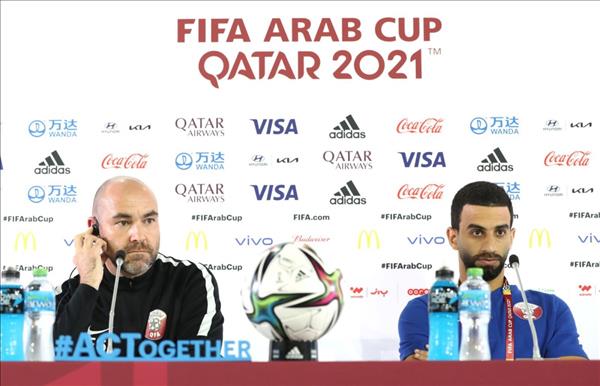Qatar coach Sanchez expectstough battle against Oman