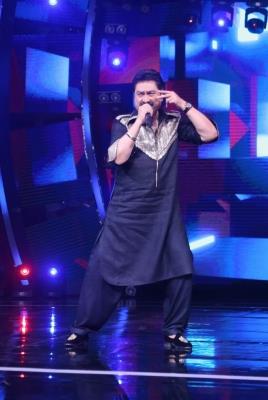  Kumar Sanu: Wanted to take 'revenge' from Anu Malik, he didn't let me sing rap on 'Yeh Kaali Kaali Ankhen' 