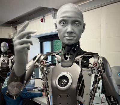 This humanoid robot makes perfect human-like faces 