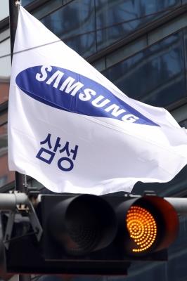  Samsung unveils new leadership, replaces all 3 CEOs 