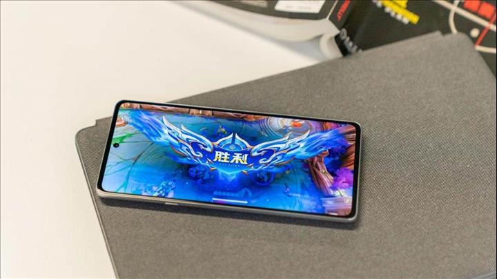 India - Moto Edge X30 spotted on Geekbench with Android 12 OS