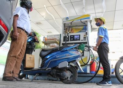  Diesel, petrol prices steady in metros on Tuesday 