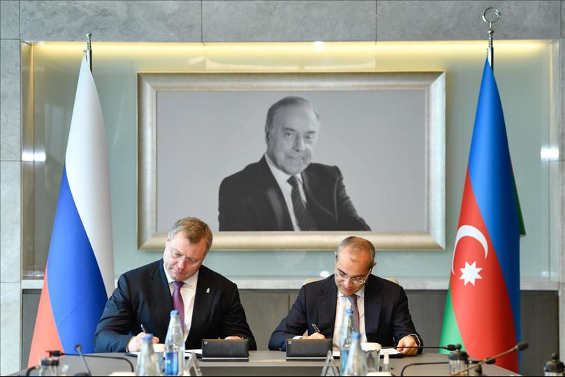 Azerbaijan, Russia's Astrakhan sign action program to develop co-op (PHOTO)