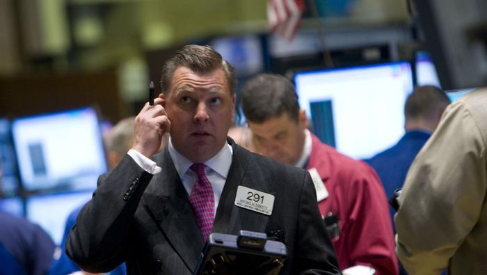 S&P 500 Ekes Out Small Gain, but Travel Stocks Soar on Omicron Hope