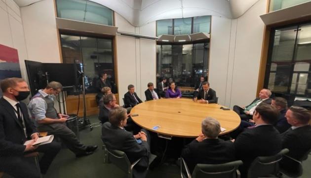 Ukraine - Kuleba meets with British MPs