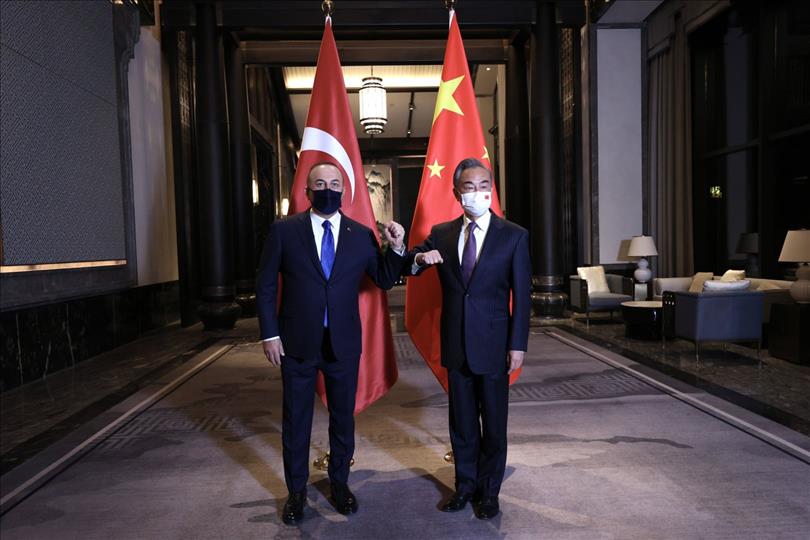 Cavushoglu hold talks with Chinese counterpart