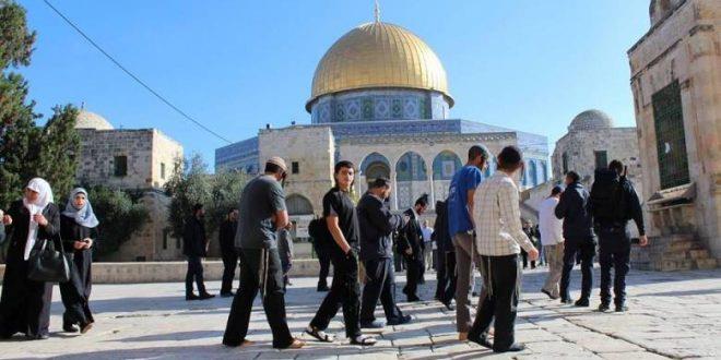 Palestine - Dozens of settlers break into Al-Aqsa Mosque
