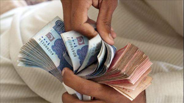 UAE - Pakistan on track to receive $32 billion remittances in 2022