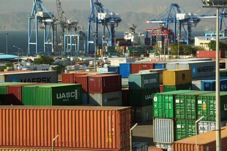 5.462 مليار دينار صادرات صناعة عمان العام الماضي