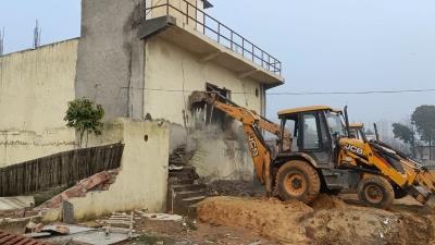  Gurugram: Illegal constructions in Rithoj village razed amid resistance 