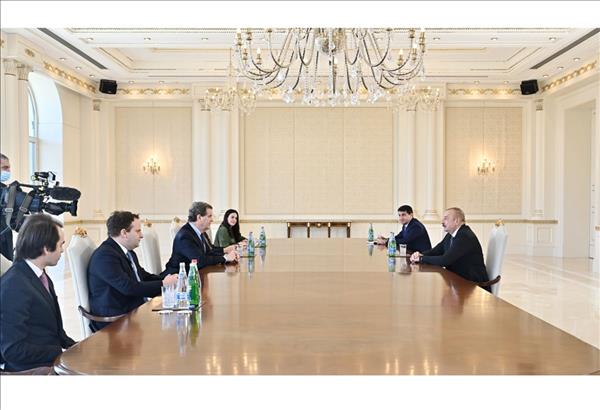 President Ilham Aliyev receives delegation led by Chief Executive Officer of American Jewish Committee (PHOTO)