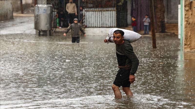 الإمارات - فيضانات واسعة تغمر غزّة وتشرّد عشرات الأسر.. فيديو' 