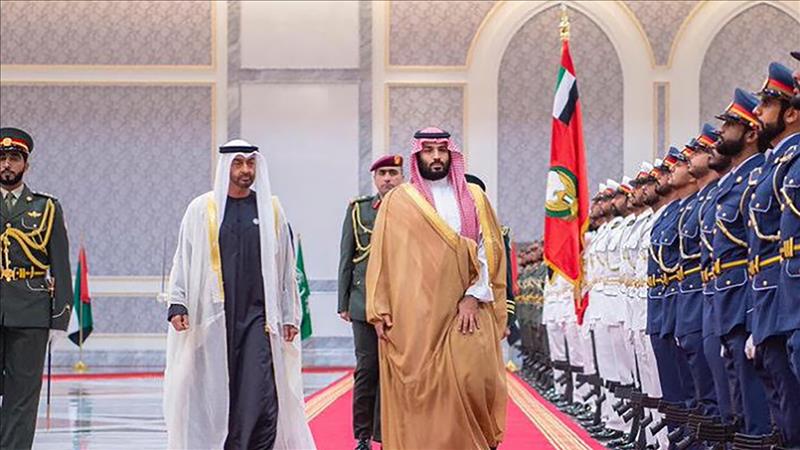 محمد بن زايد وولي العهد السعودي يؤكدان عزم الإمارات والسعودية على التصدي لأعمال الحوثي الإرهابية' 