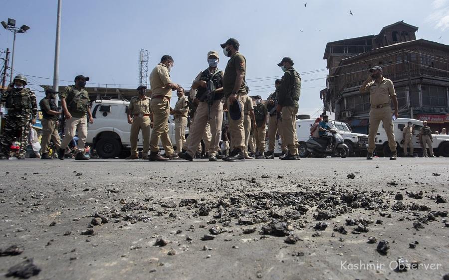 Militants Lob Grenade At PCR Srinagar