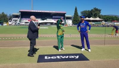  1st ODI: South Africa win toss, opt to bat against India 