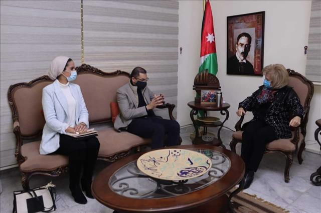 الاردن - وزيرة الثقافة تلتقي فريق المنصة التسويقية الأردنية للحرفيين