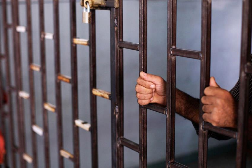 البحرين - السجن 5 سنوات لآسيوي أجبر خادمة على الدعارة