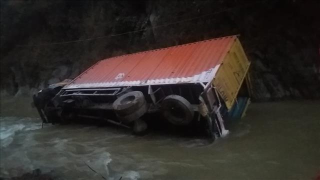 Driver Injured After Truck Plunges Into Gorge On Kashmir Highway