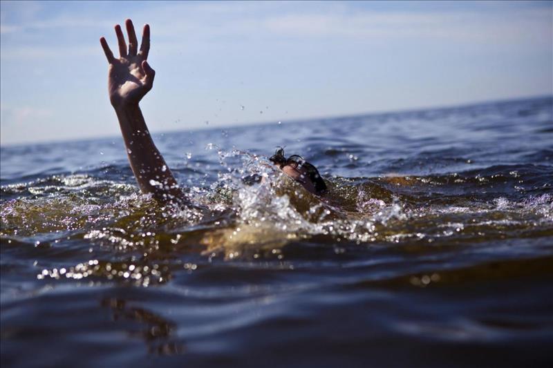 Sri Lanka - Two girls drown while having a sea bath in Weligama