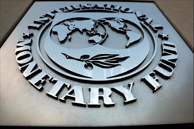 IMF downgrades 2022 global growth forecast to 4.4 pct amid Omicron surge